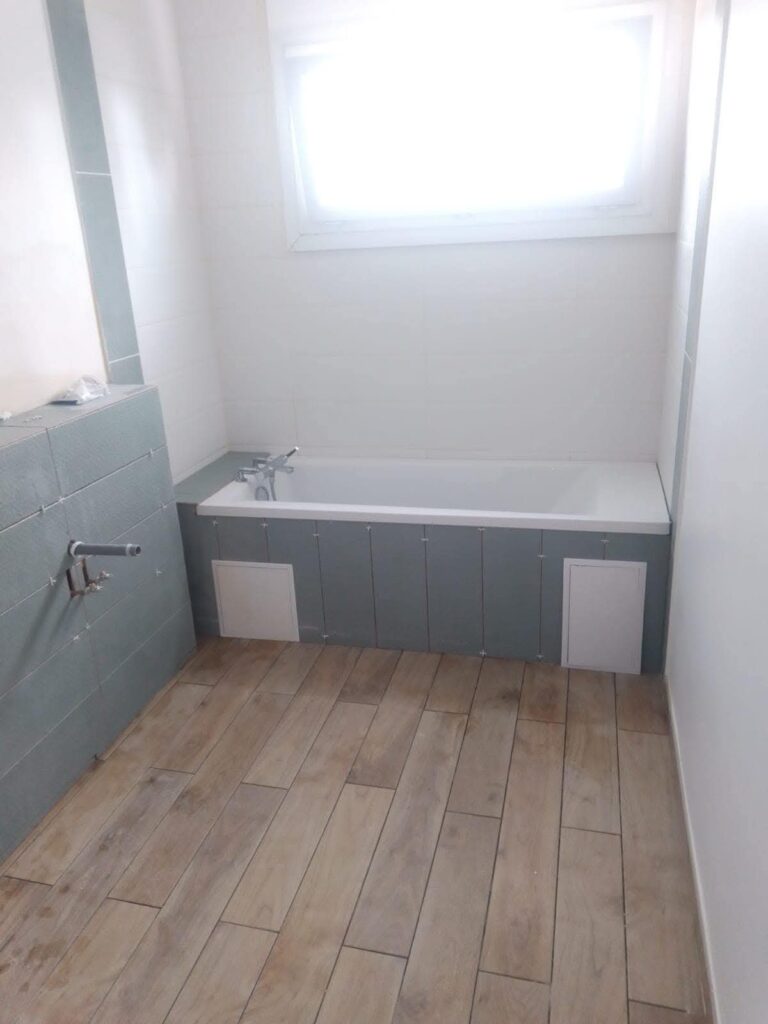 Installation des éléments et pose du carrelage