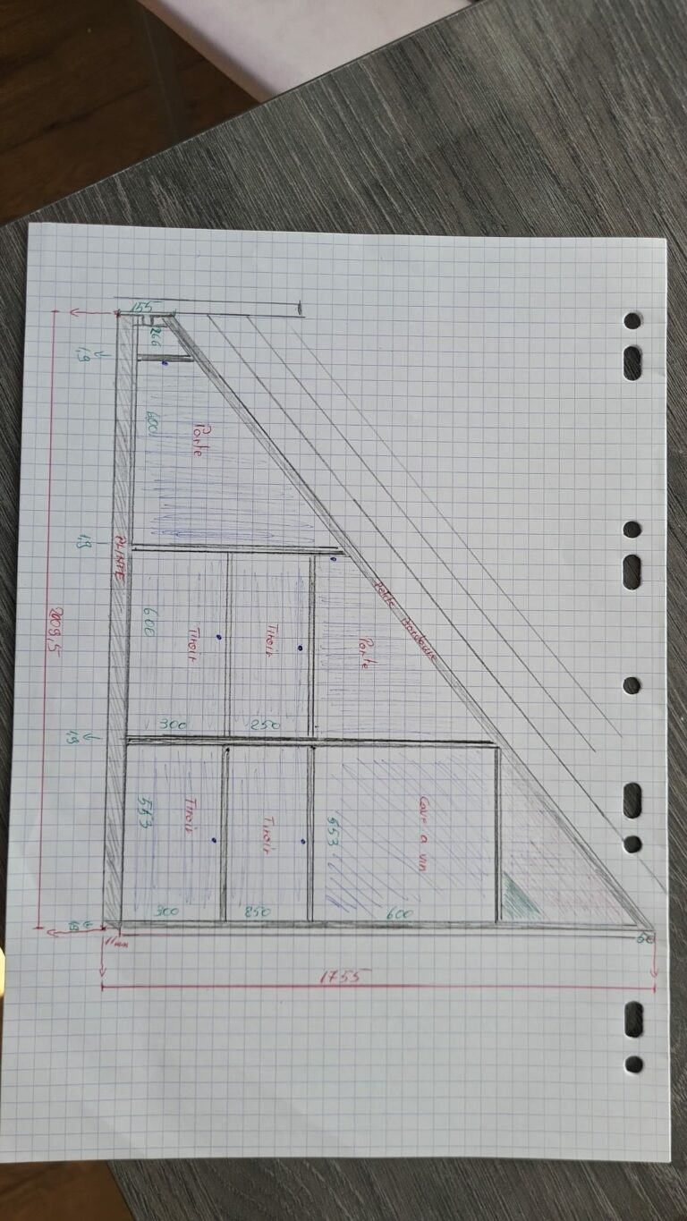 Plan de fabrication d'un placard sous escalier